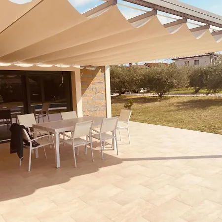 Paradise Villas With Swimming Pool Koper Exterior photo