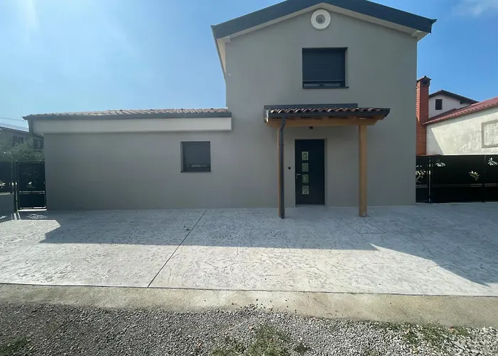 Paradise Villas With Swimming Pool