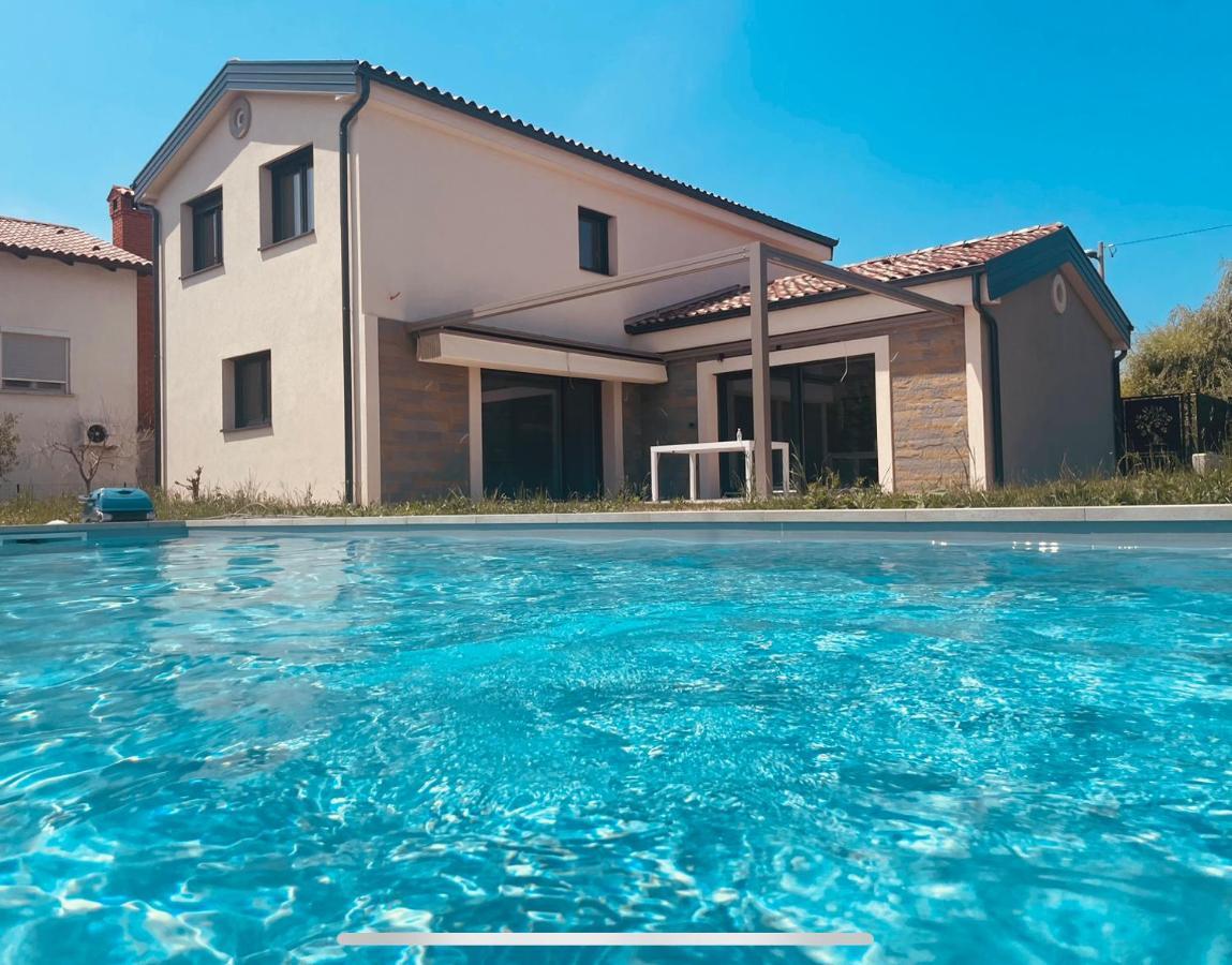 Paradise With Swimming Pool Villa *